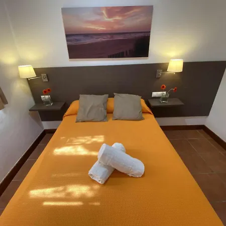 Kwatera prywatna Casa Familiar Cerca De La Playa Piscina Compartida